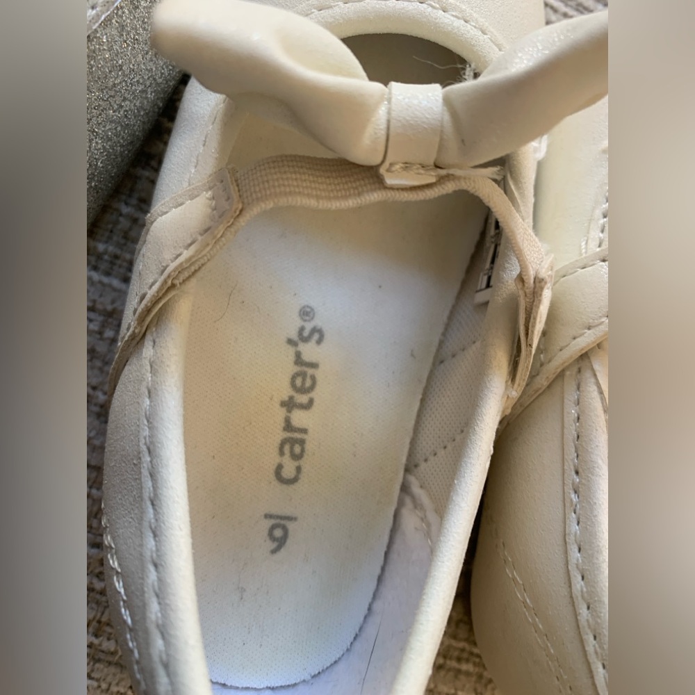 Toddler Girl’s size 6 Shoe Bundle - 2 pairs flats white and silver - Picture 3 of 7